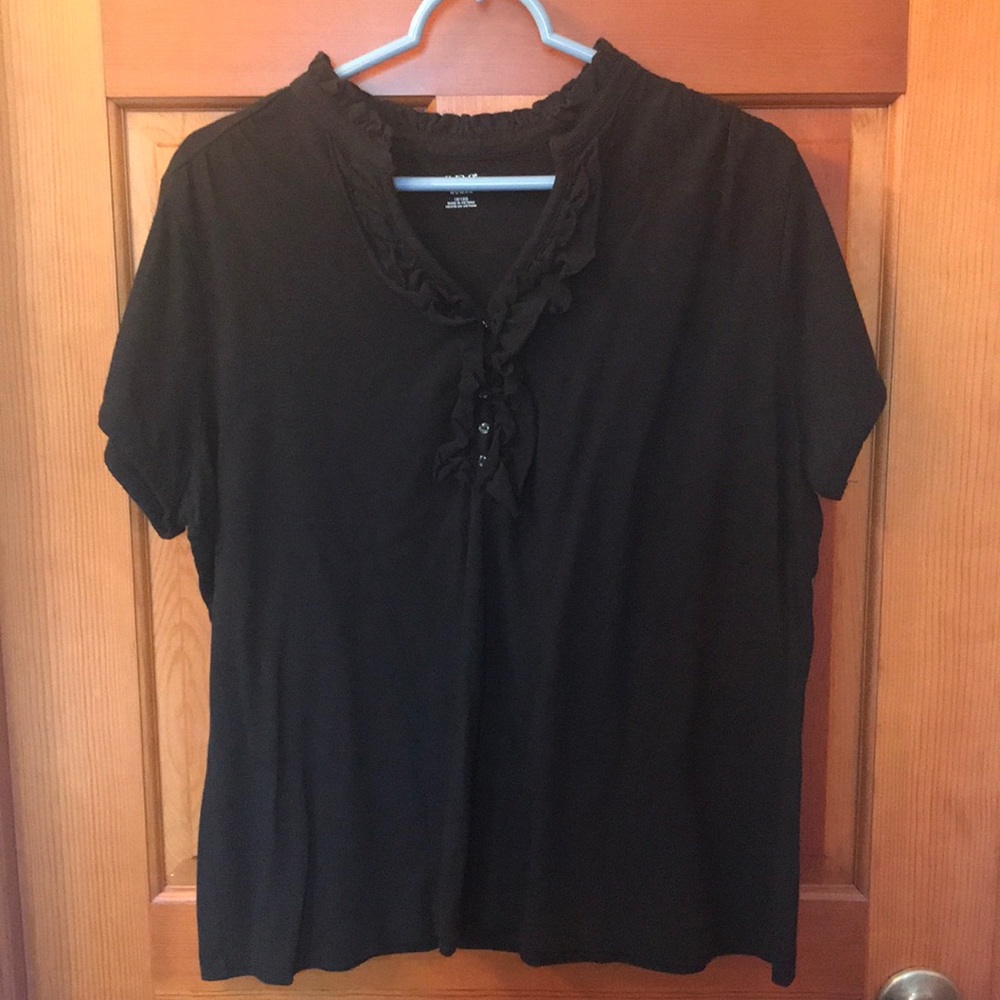 Ana short sleeve with ruffle detail 1X